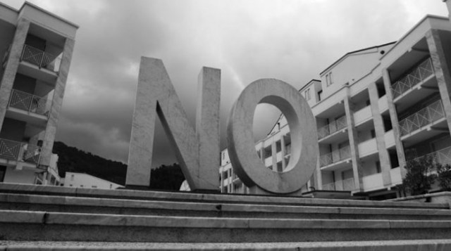 santiago-sierra-7-650x363